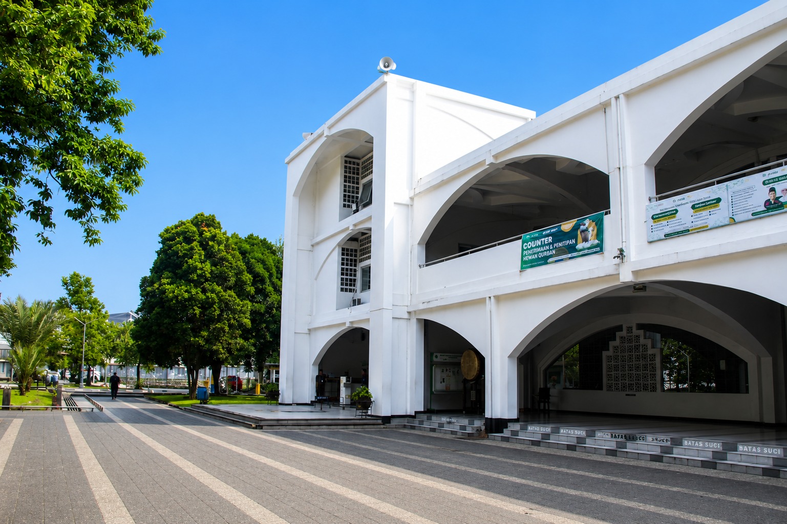Fasad & Menara Menakjubkan
