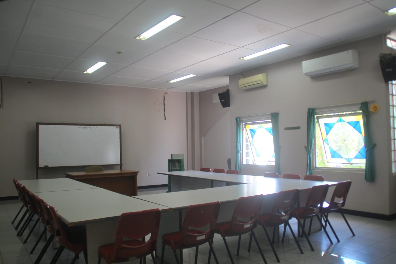 Ruangan Seminar Kecil B